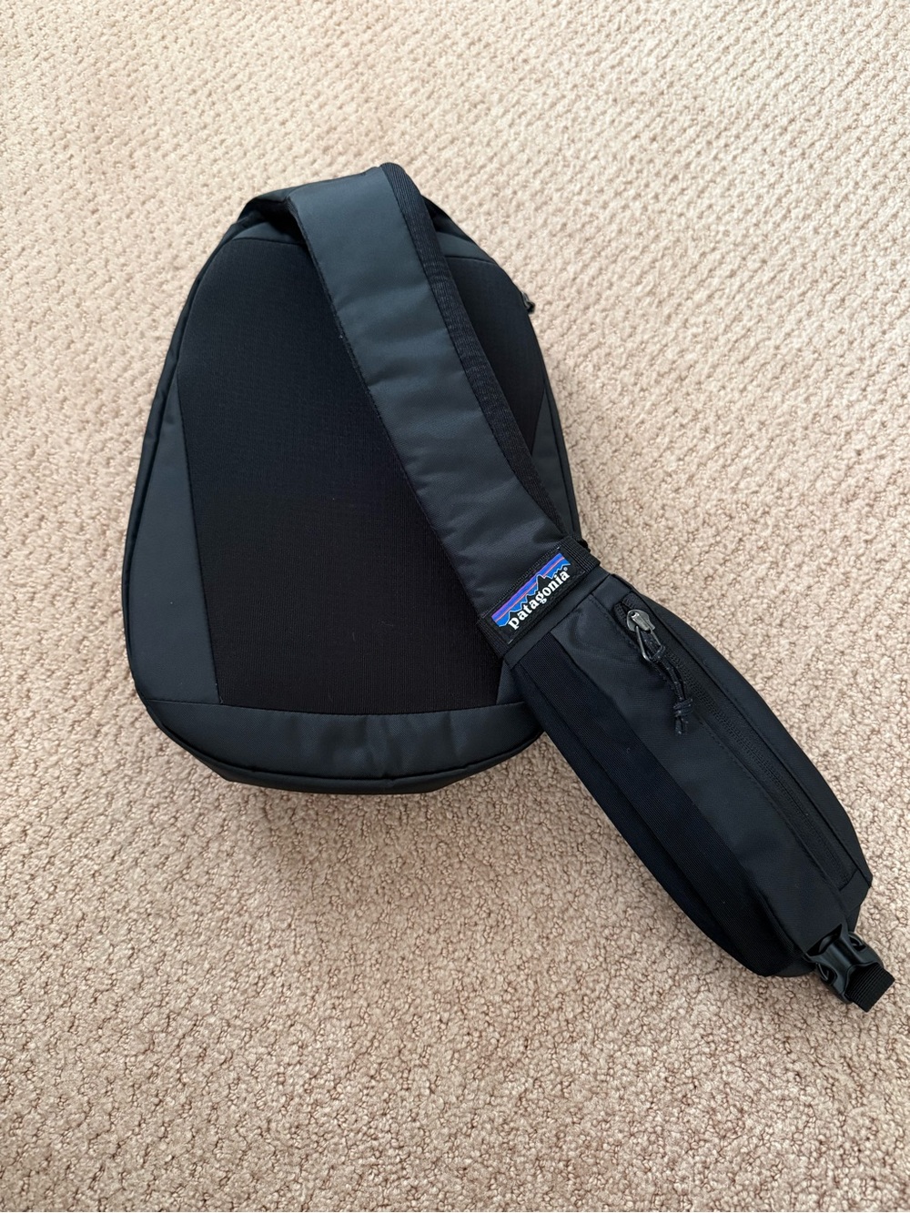 Patagonia Black Atom Sling Bag - Picture 4 of 7
